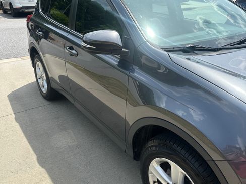 Used 2014 Toyota RAV4 XLE image 4