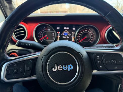 Used 2020 Jeep Gladiator Rubicon image 11