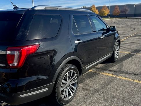 Used 2019 Ford Explorer Platinum image 5