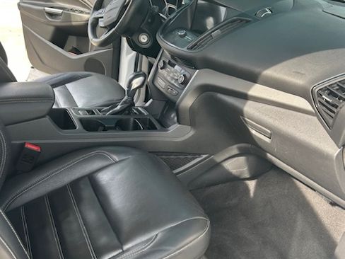 Used 2018 Ford Escape SEL image 9