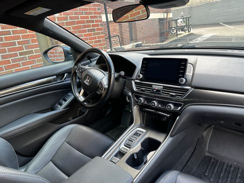 Used 2020 Honda Accord Sport image 6
