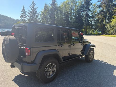 Used 2015 Jeep Wrangler Unlimited Rubicon AWD/4WD image 5