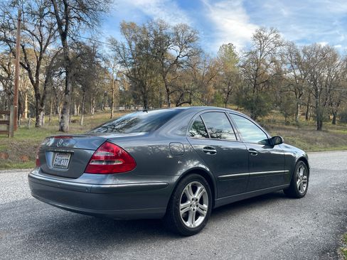 Used 2006 Mercedes-Benz E 350 Sedan image 10