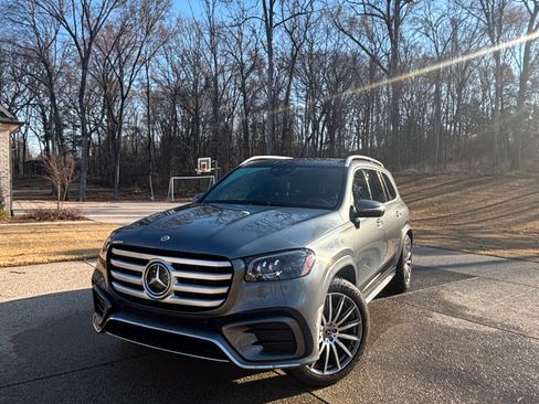 Used 2025 Mercedes-Benz GLS 450 4MATIC image 1