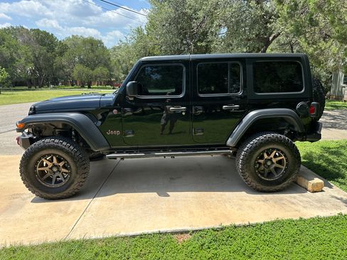 Used 2018 Jeep Wrangler Unlimited Sport S AWD/4WD image 5