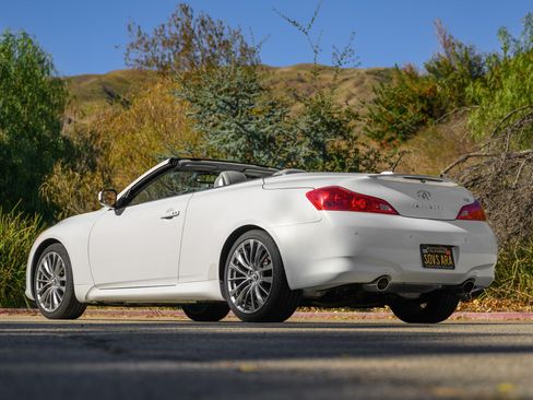 Used 2013 INFINITI G37 Sport w/ Premium Pkg image 4