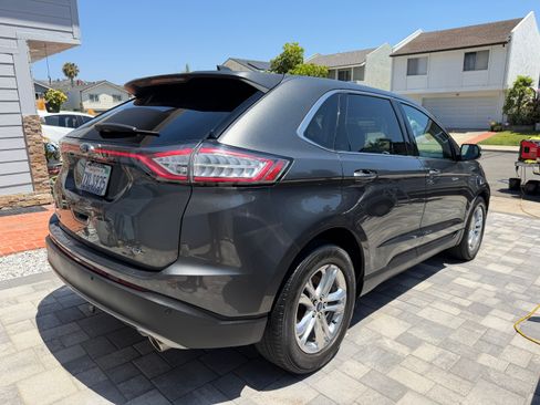 Used 2017 Ford Edge SEL w/ Equipment Group 201A FWD image 2