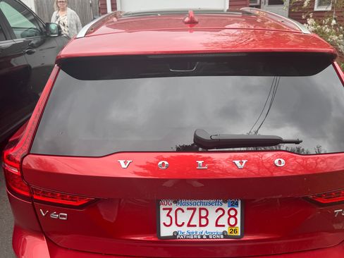 Used 2020 Volvo V60 T5 Cross Country image 5