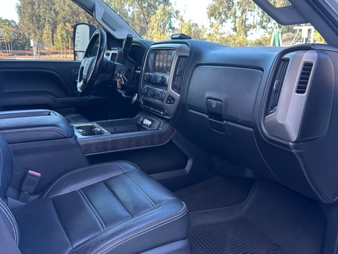 Used 2015 GMC Sierra 2500 Denali w/ Duramax Plus Package image 13