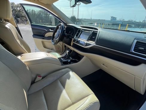 Used 2015 Toyota Highlander Limited Platinum image 15