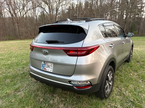Used 2020 Kia Sportage LX image 2