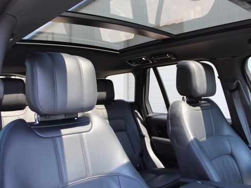 Used 2021 Land Rover Range Rover P525 Westminster Edition image 11