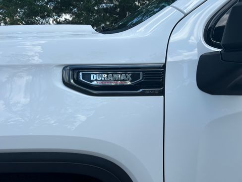 Used 2021 GMC Sierra 1500 AT4 w/ AT4 Premium Package AWD/4WD image 2
