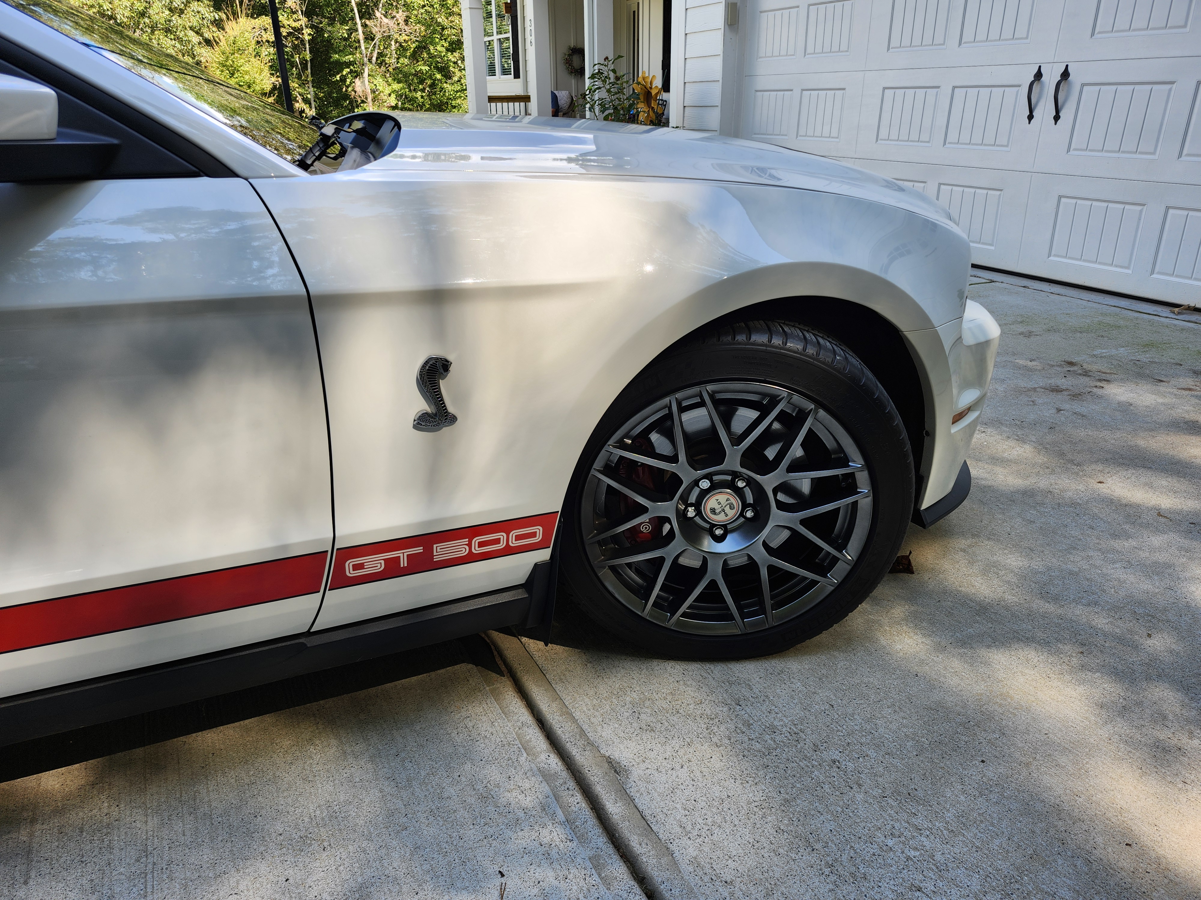 Used 2012 Ford Mustang Shelby GT500 w/ SVT Performance Pkg RWD image 11