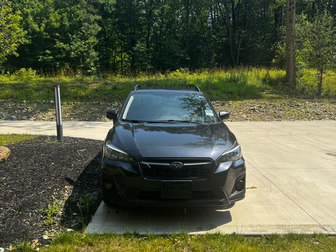 Used 2019 Subaru Crosstrek 2.0i Premium w/ Eyesight System AWD/4WD image 2