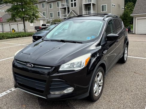 Used 2013 Ford Escape SE FWD image 2
