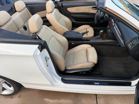 Used 2008 BMW 135i Convertible image 12
