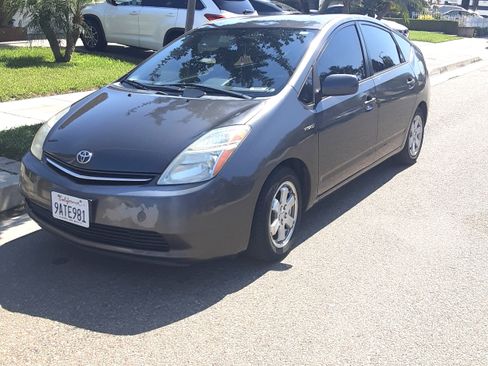 Used 2009 Toyota Prius w/ Pkg 2 FWD image 1