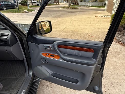 Used 2002 Lexus LX 470 4WD image 13