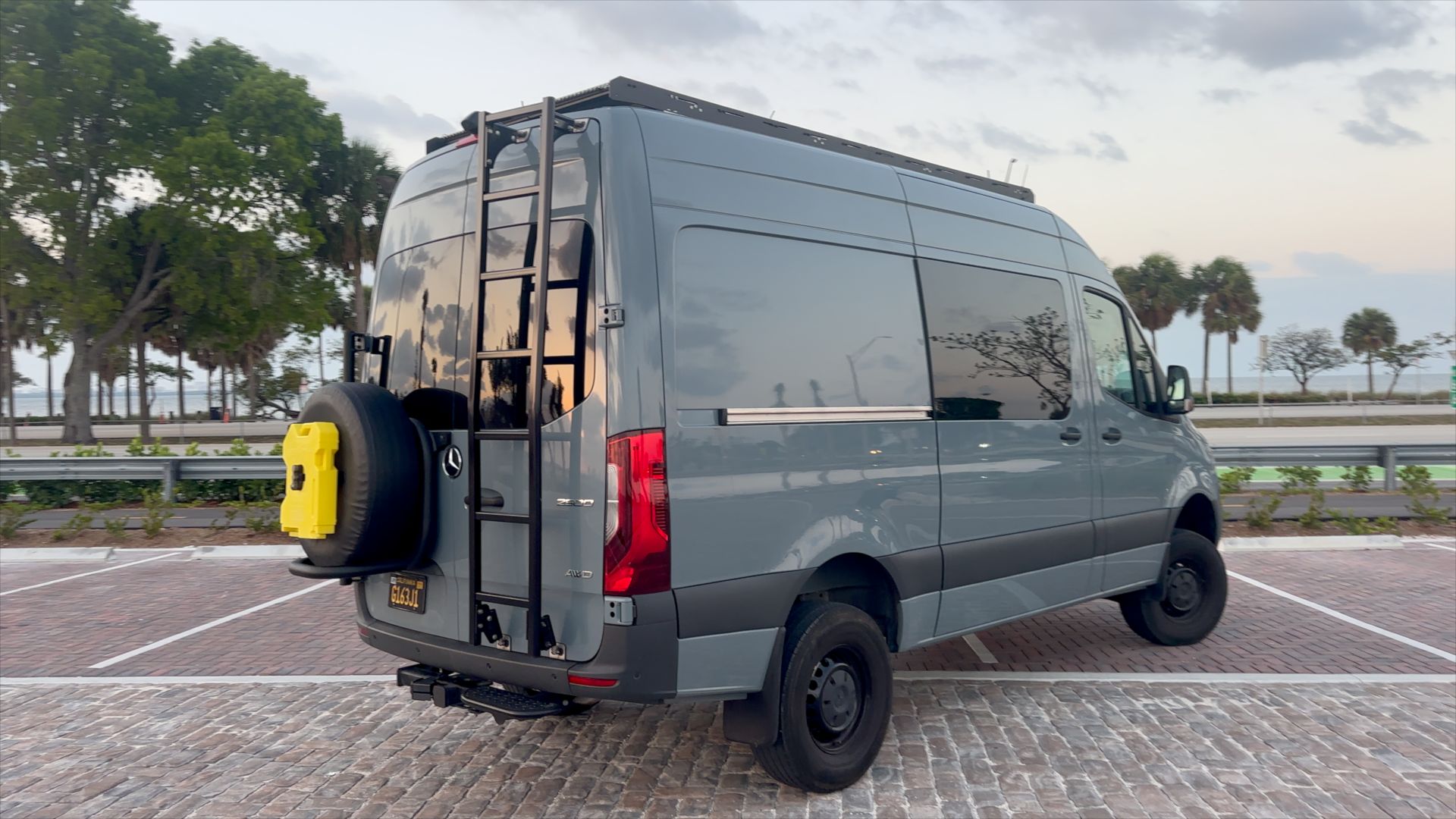 Used 2023 Mercedes-Benz Sprinter 2500 image 2