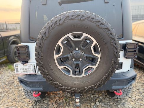 Used 2017 Jeep Wrangler Unlimited Rubicon AWD/4WD image 13