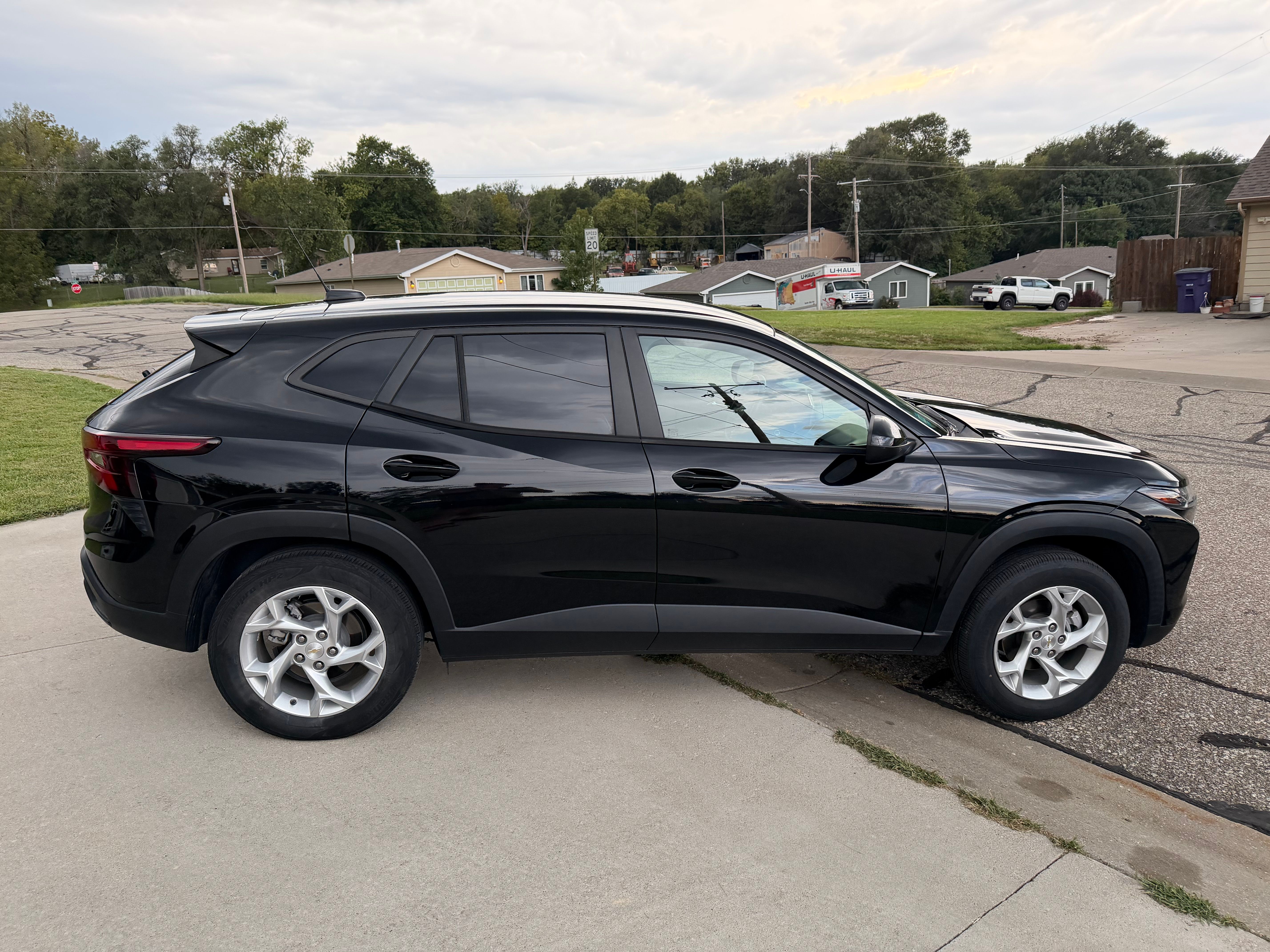 Used 2024 Chevrolet Trax LS w/ LS Convenience Package FWD image 5