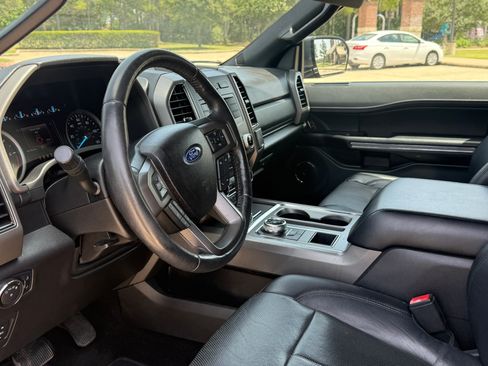 Used 2018 Ford Expedition XLT w/ Equipment Group 201A RWD image 11