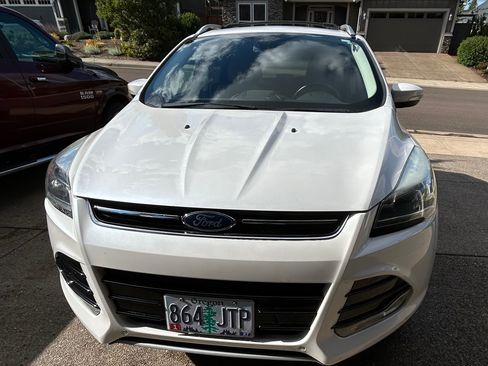 Used 2015 Ford Escape Titanium w/ Equipment Group 301A AWD/4WD image 4