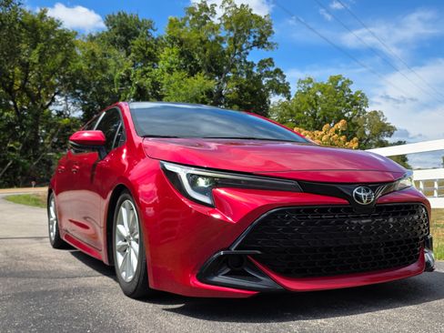 Used 2023 Toyota Corolla SE w/ SE Premium Package FWD image 9