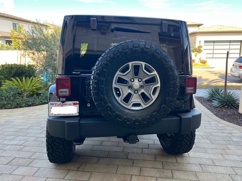 Used 2014 Jeep Wrangler Rubicon w/ Power Convenience Group image 9