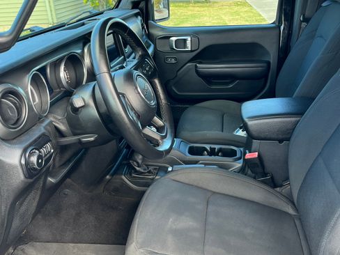 Used 2021 Jeep Wrangler Sport AWD/4WD image 8