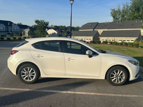 Used 2014 MAZDA MAZDA3 i Touring FWD image 9