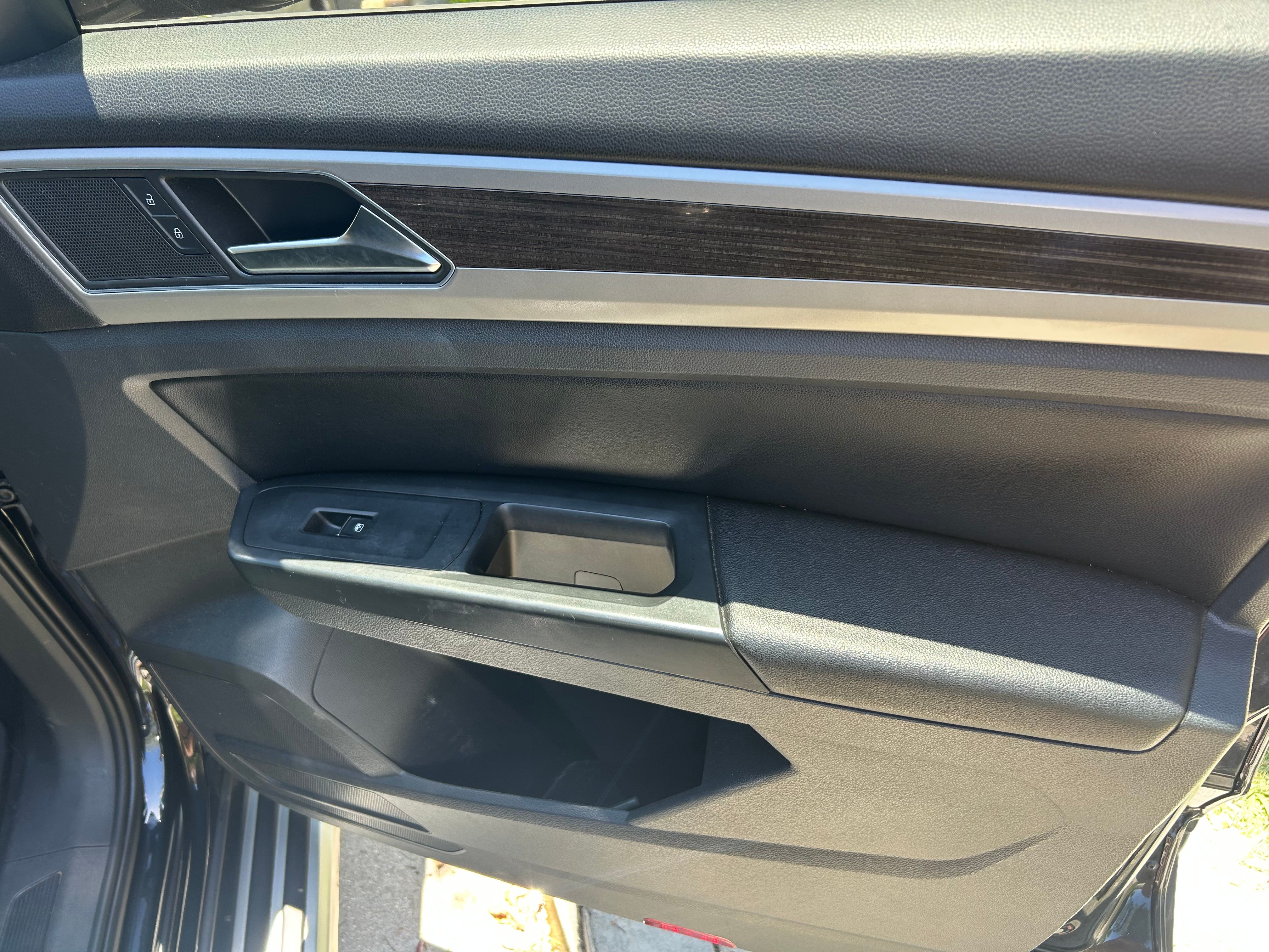 Used 2018 Volkswagen Atlas SE FWD image 19