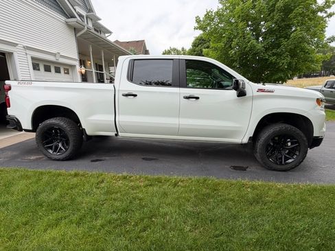 Used 2024 Chevrolet Silverado 1500 LT Trail Boss w/ LT Trail Boss Premium Package AWD/4WD image 4