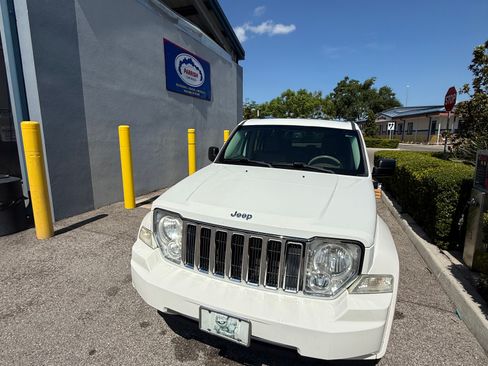 Used 2008 Jeep Liberty Limited w/ Premium Group II RWD image 5