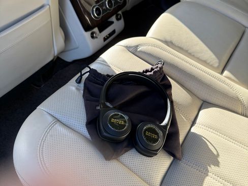 Used 2015 Land Rover Range Rover Autobiography image 18