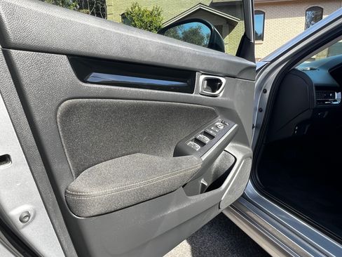 Used 2023 Honda Civic EX image 11