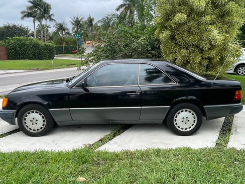 Used 1992 Mercedes-Benz 300 CE Coupe image 4