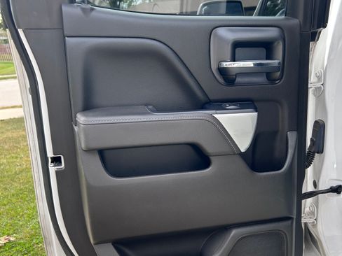 Used 2018 Chevrolet Silverado 1500 LT AWD/4WD image 13