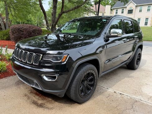 Used 2017 Jeep Grand Cherokee Limited w/ Luxury Group II RWD image 4