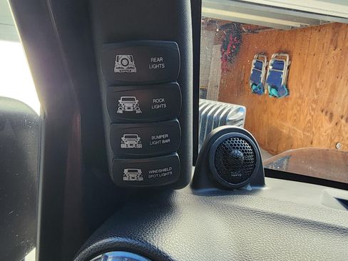 Used 2014 Jeep Wrangler Unlimited Rubicon w/ Connectivity Group image 8