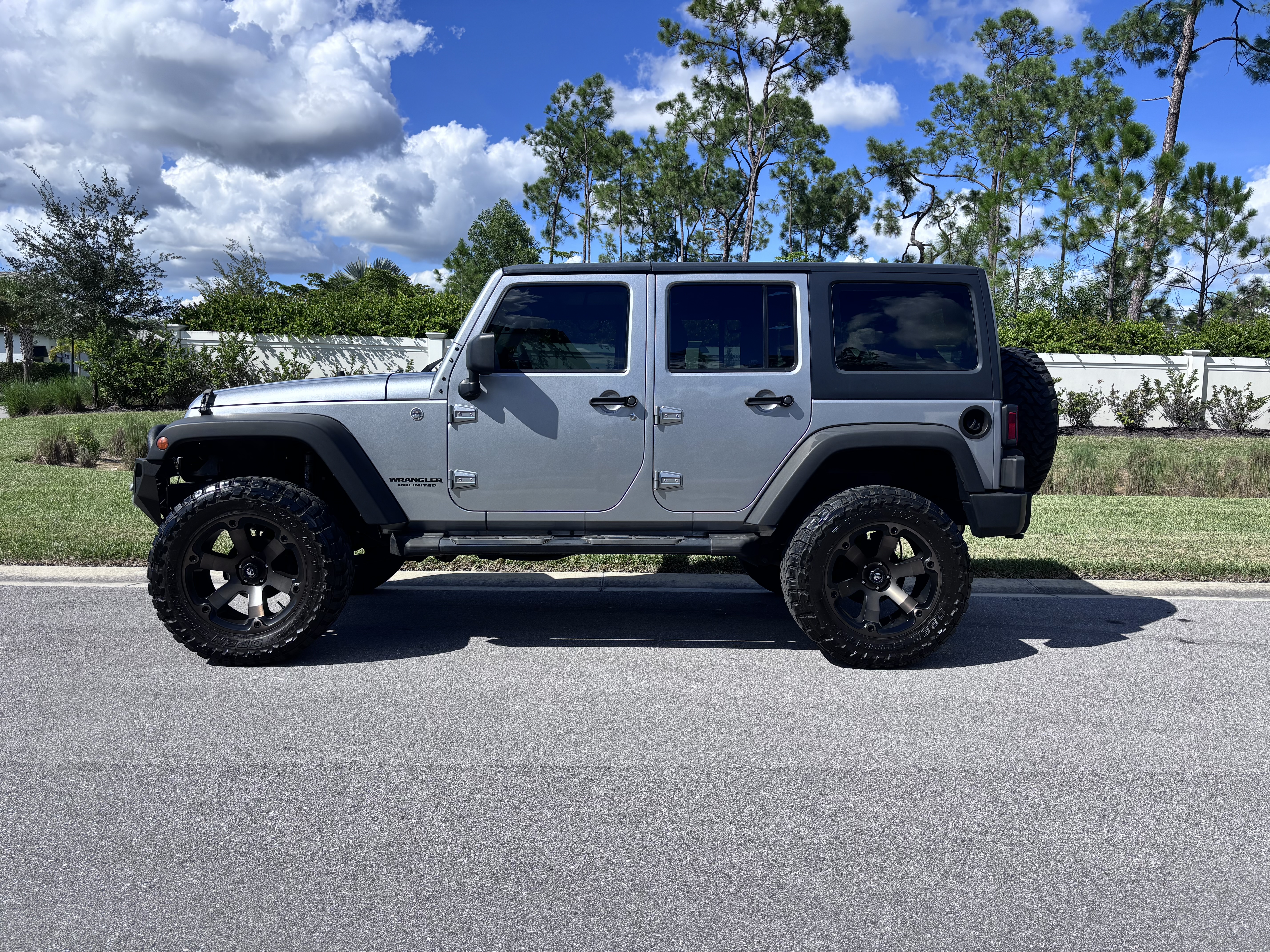 Used 2014 Jeep Wrangler Unlimited Sport AWD/4WD image 1