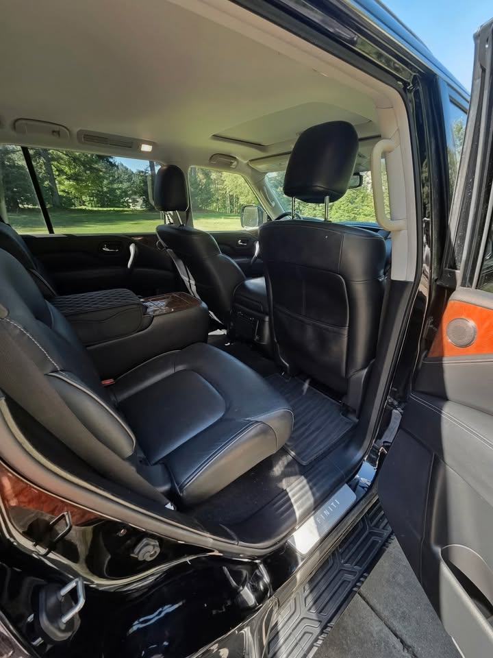 Used 2019 INFINITI QX80 Luxe w/ 22" Wheel Package RWD image 8