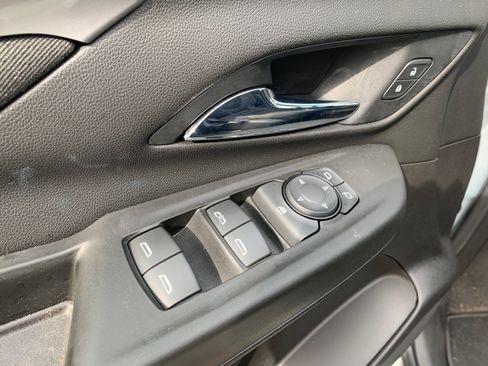 Used 2022 Chevrolet Bolt LT image 12