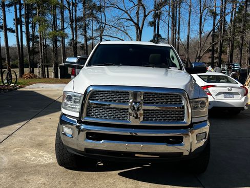 Used 2014 RAM 2500 Laramie w/ Convenience Group image 4