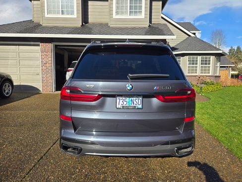 Used 2021 BMW X7 M50i w/ Executive Package image 2