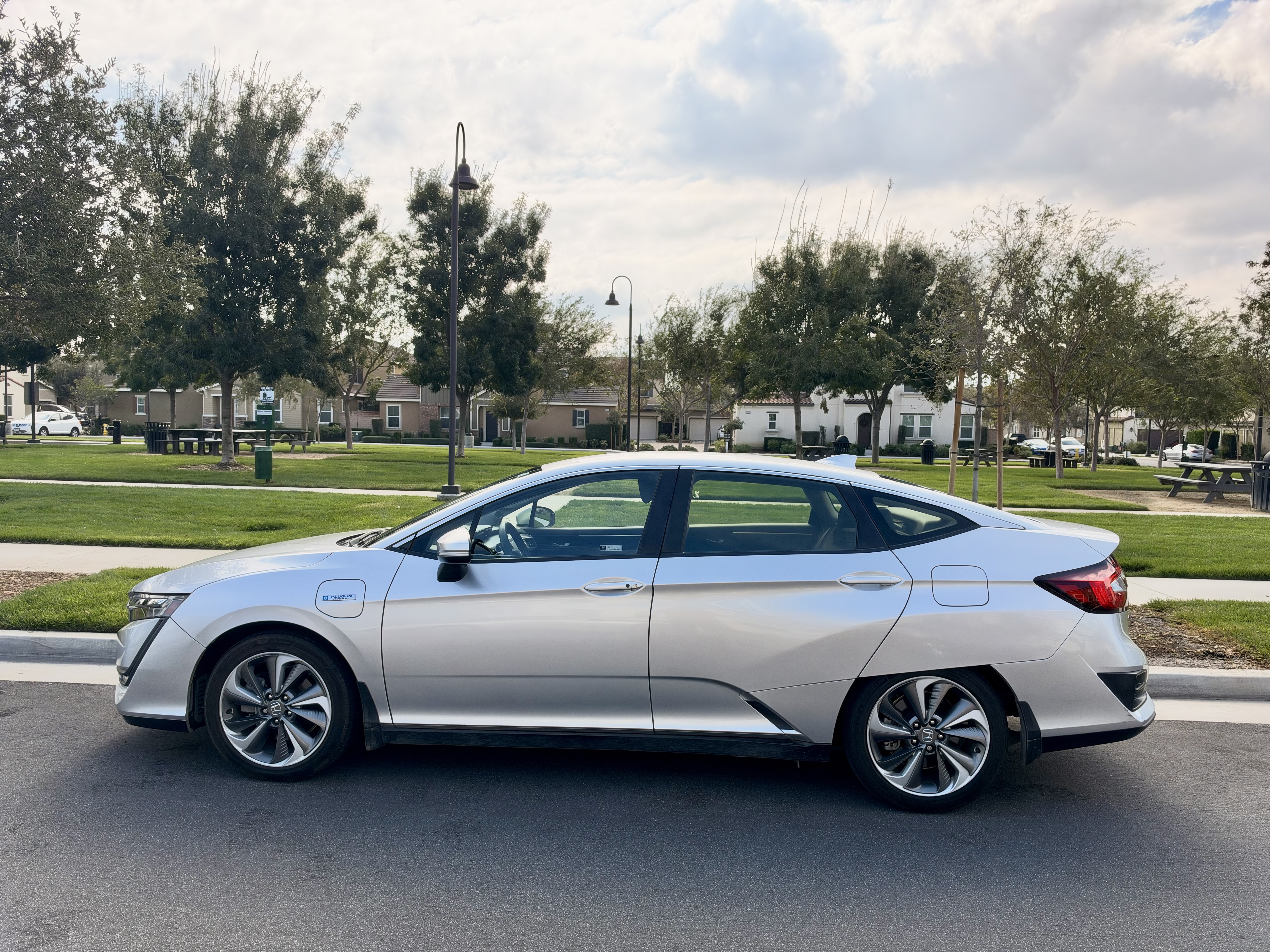 Used 2020 Honda Clarity Plug-In Hybrid image 1