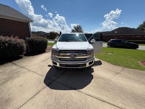 Used 2018 Ford F150 Lariat image 4
