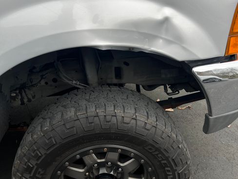 Used 2000 Ford F350 Long Bed image 8