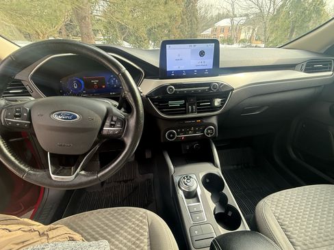 Used 2020 Ford Escape SE Sport image 11